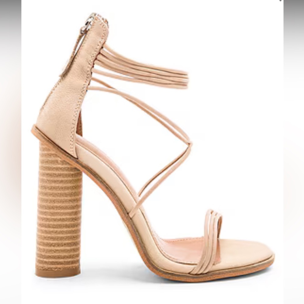 Aflux Sandal in Natural Nubuck
Alias Mae
Color:Natural Nubuck